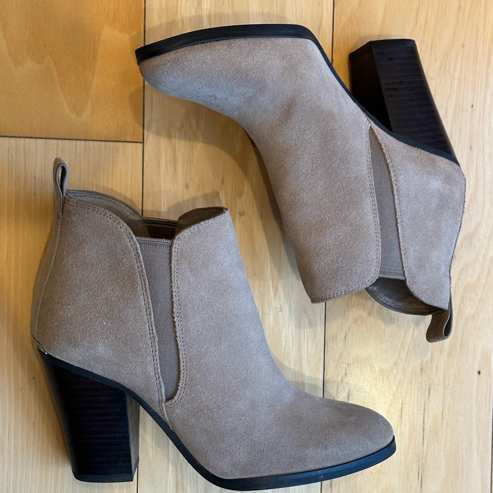 MICHAEL Michael Kors Brandy Booties, size 5